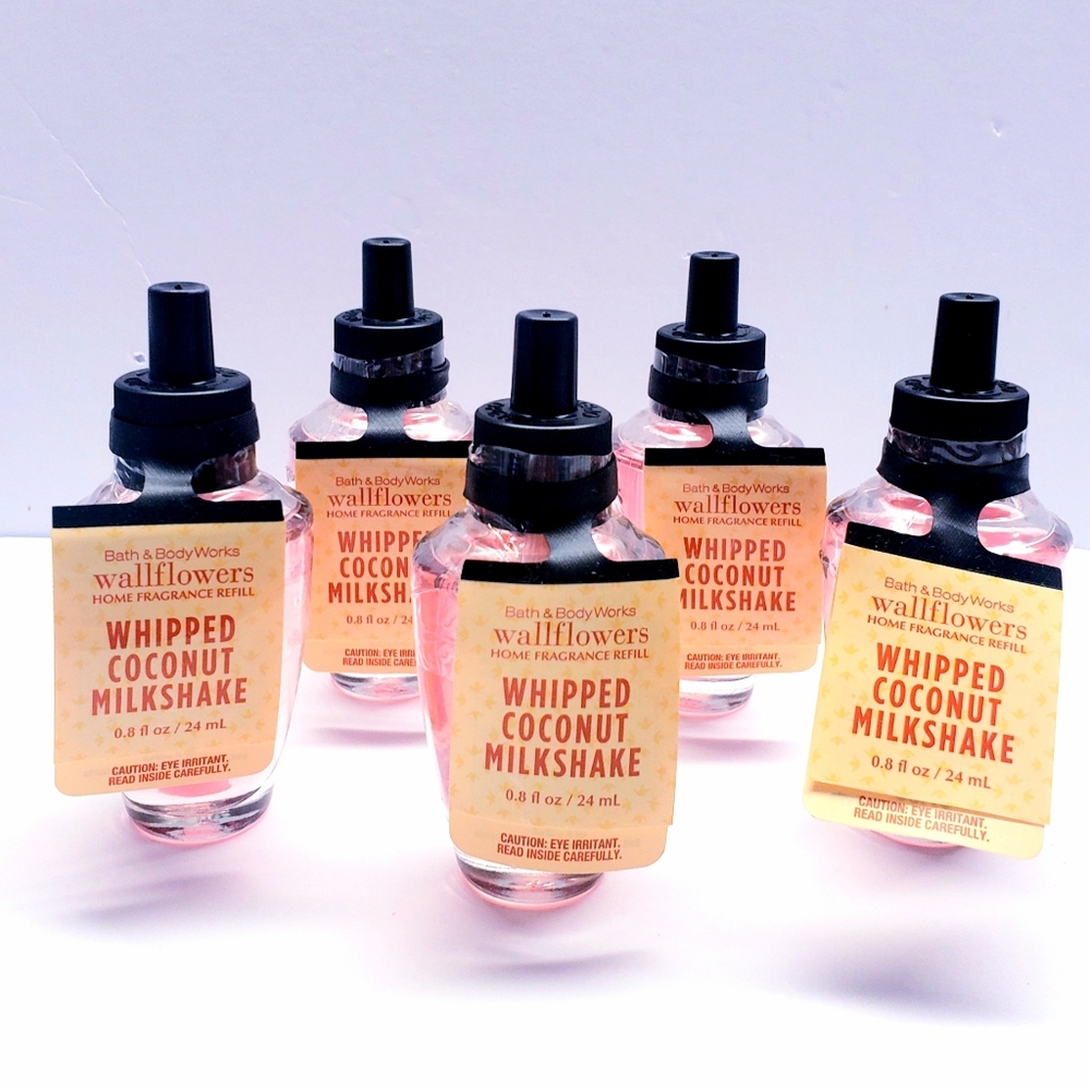 Bath & Body Works WHIPPED COCONUT MILKSHAKE Wallflowers Home Refill (5 pcs)